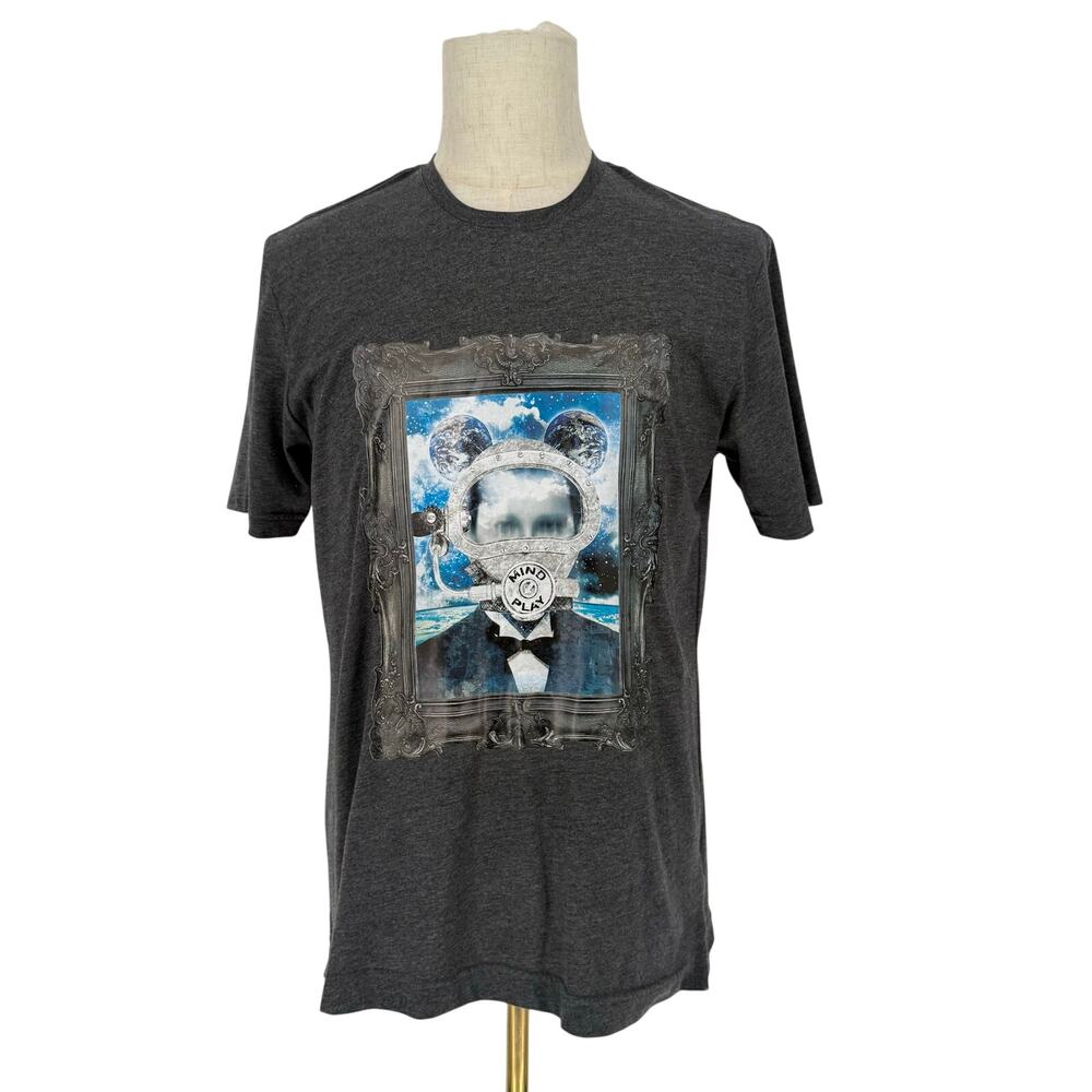 Robert Graham Short Sleeve Graphic T-Shirt MICKEY ASTRO Charcoal Large Graphic M